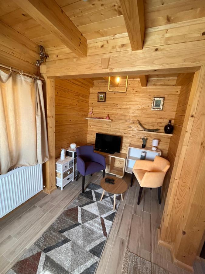 Apartmani Joka I Drvene Kucice Vrdnik Exterior photo