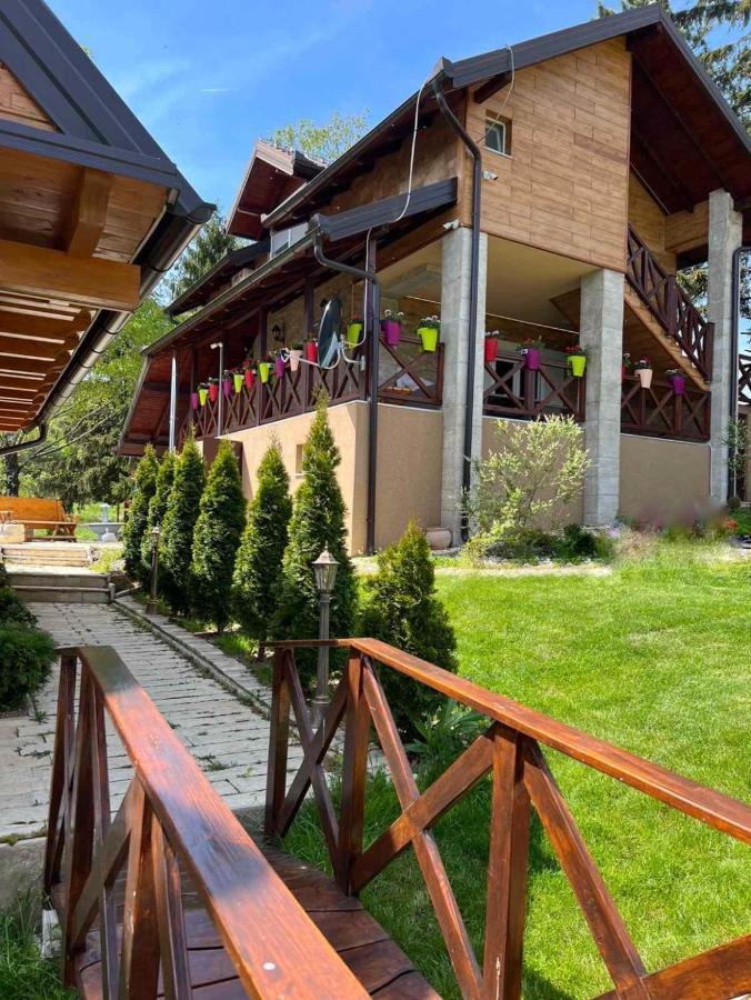 Apartmani Joka I Drvene Kucice Vrdnik Exterior photo